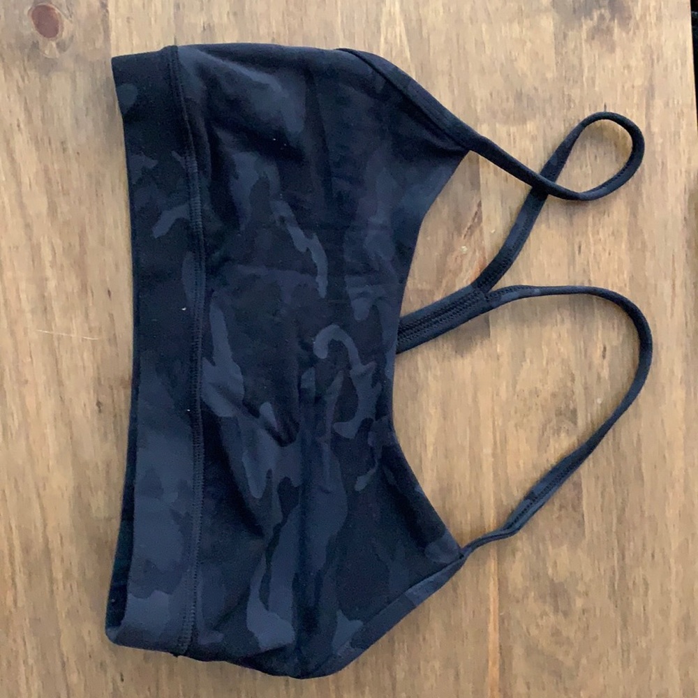 Lululemon Flow Y Bra black camo size 6
